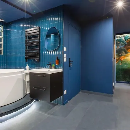 Arc De Triomphe Romantic Jacuzzi Saphir * Parigi